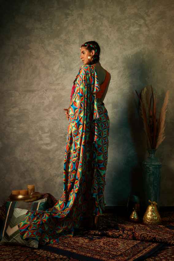 Big Square Printed Saree image 2