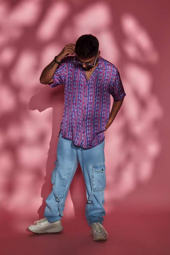 purple border shirt image 0