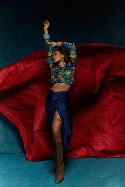 big blue printed top emb sleeve image 0