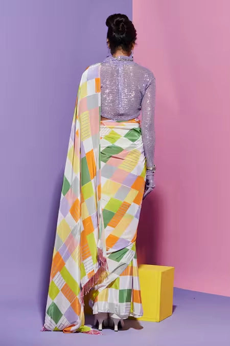 Saree in square print image 2