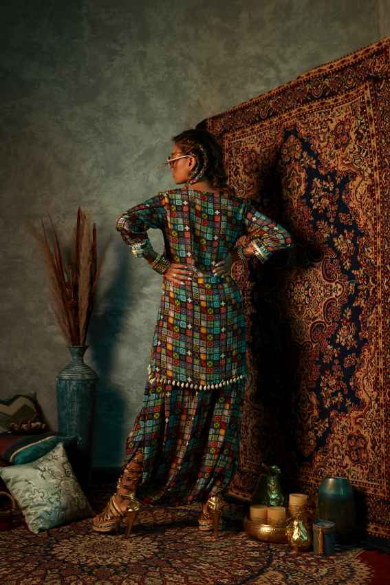 Small Tile Kurta with Embroidery image 2