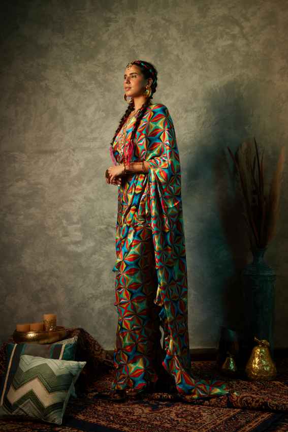 Big Square Printed Saree image 1
