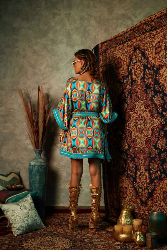 Big Square Short Kaftan image 2