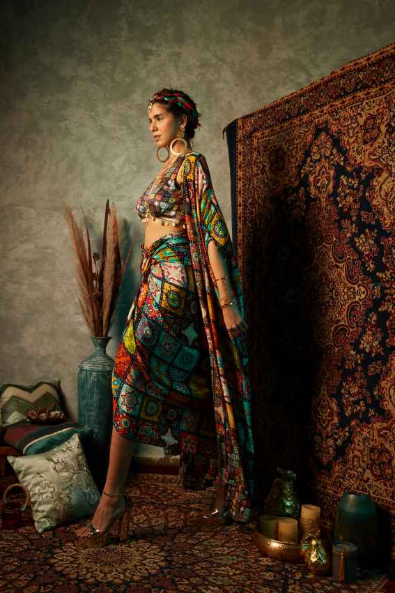 Big Tile Long Cape image 2