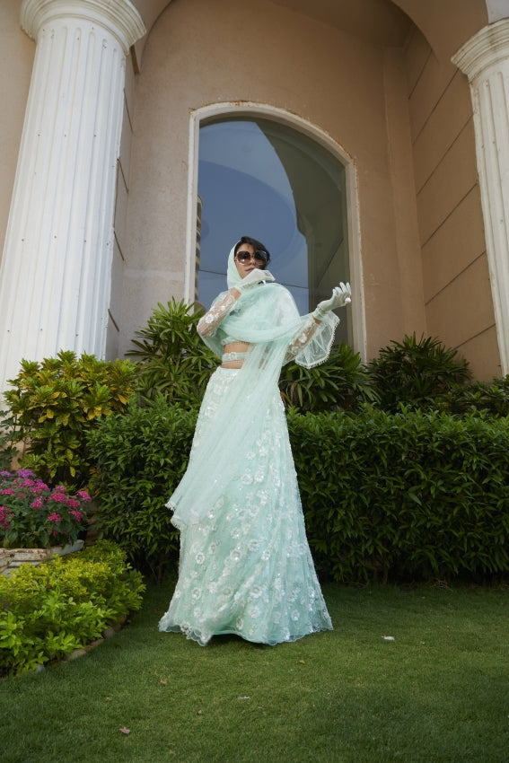 Pink Embroidered Flower Saree And Blouse image 2