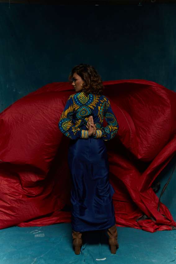 big blue printed top emb sleeve image 2